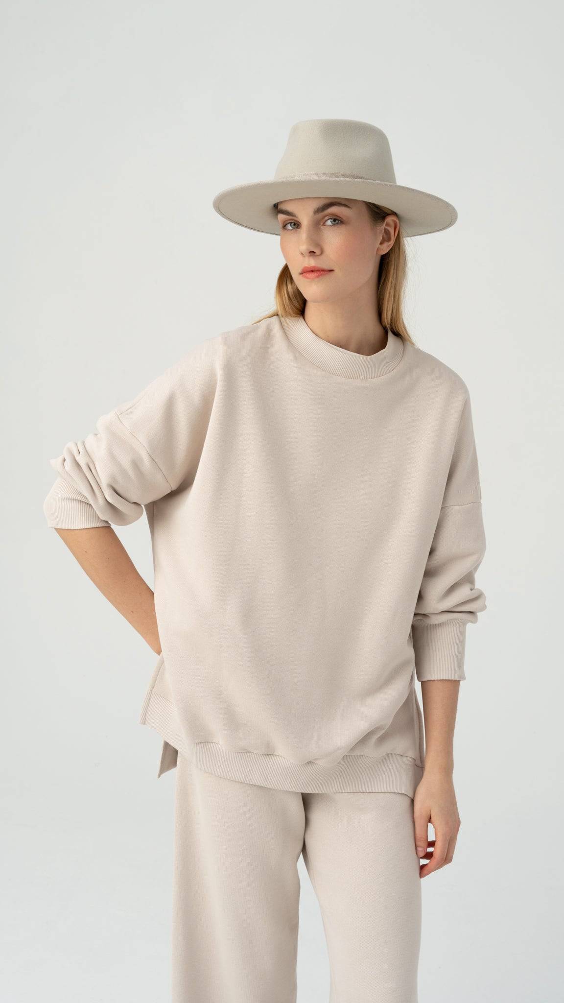 Light grey Silver Belly Fedora Hat with a Western Weight structure and cotton sweatband. A perfect blend of rustic elegance and modern sophistication.