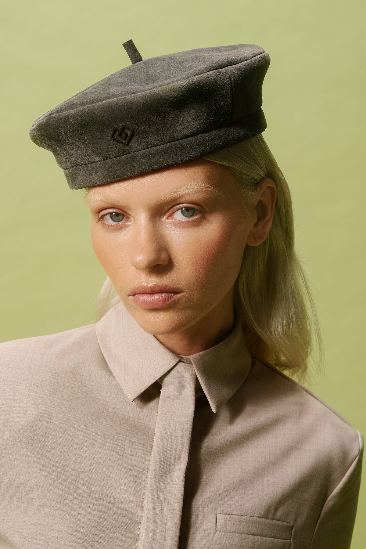 LIMITED SUEDE LEATHER DARK GREY BERET