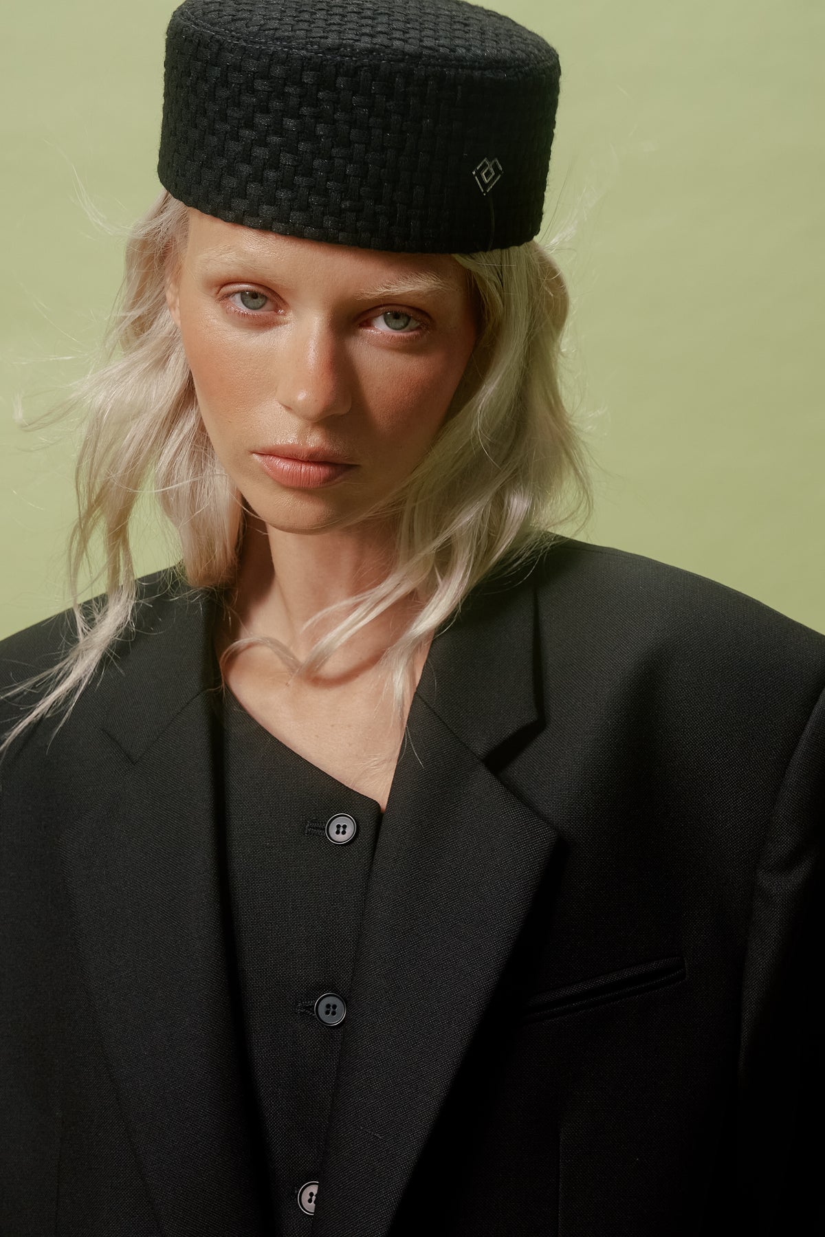 BLACK TWEED PILLBOX HAT