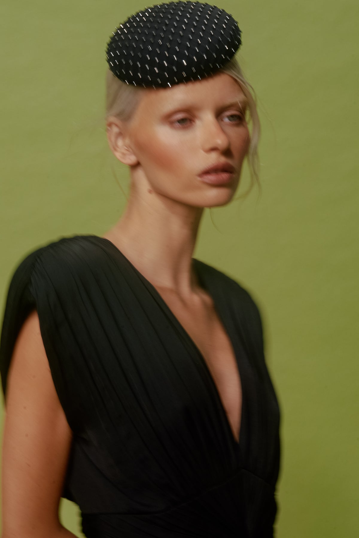 BLACK CRYSTAL COCKTAIL HAT