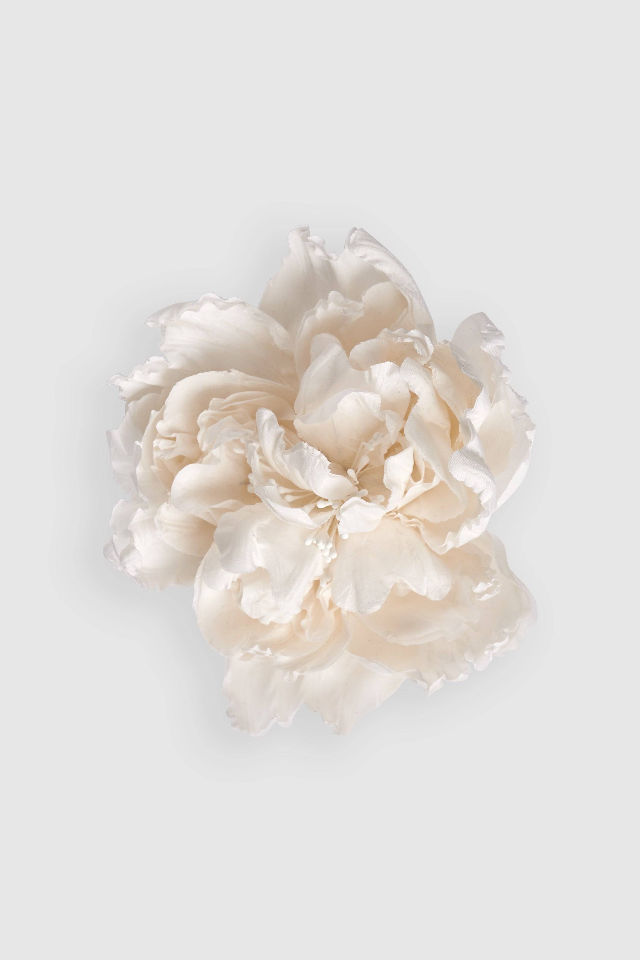 Luxurious silk ivory peony flower brooch with delicate handcrafted petals. A perfect accessory for elegant outfits or a thoughtful gift.