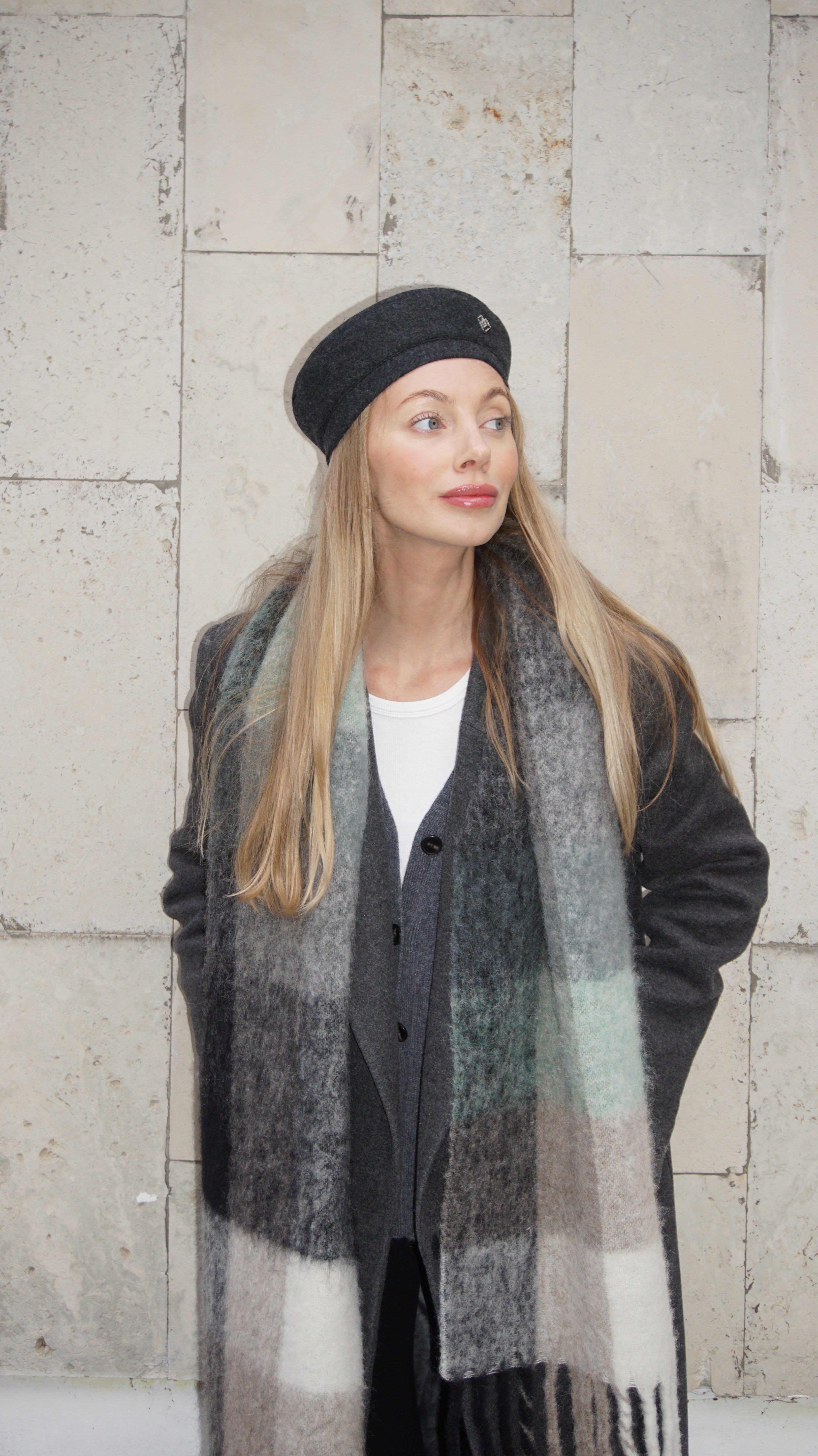 Wool dark grey beret