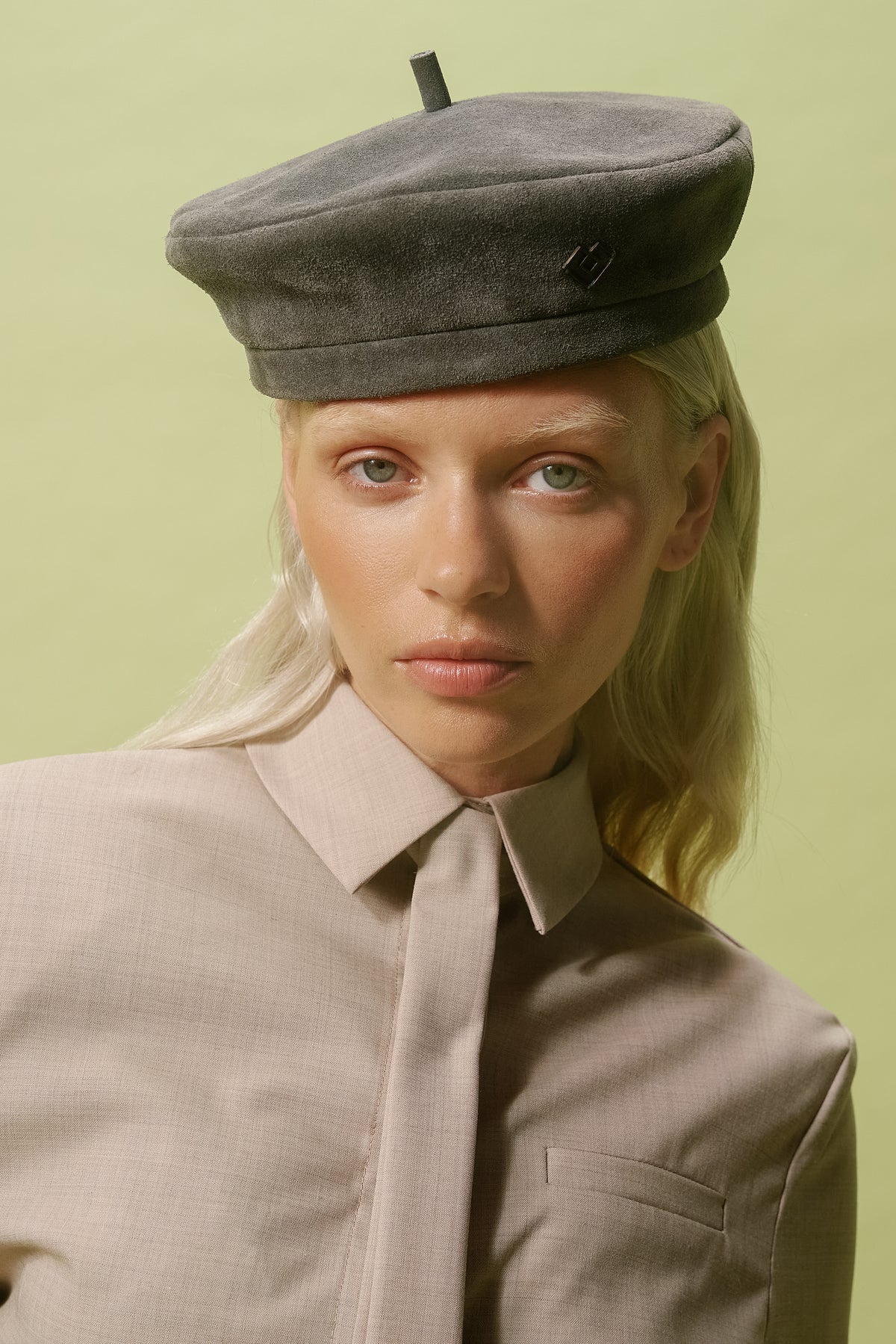 LIMITED SUEDE LEATHER DARK GREY BERET