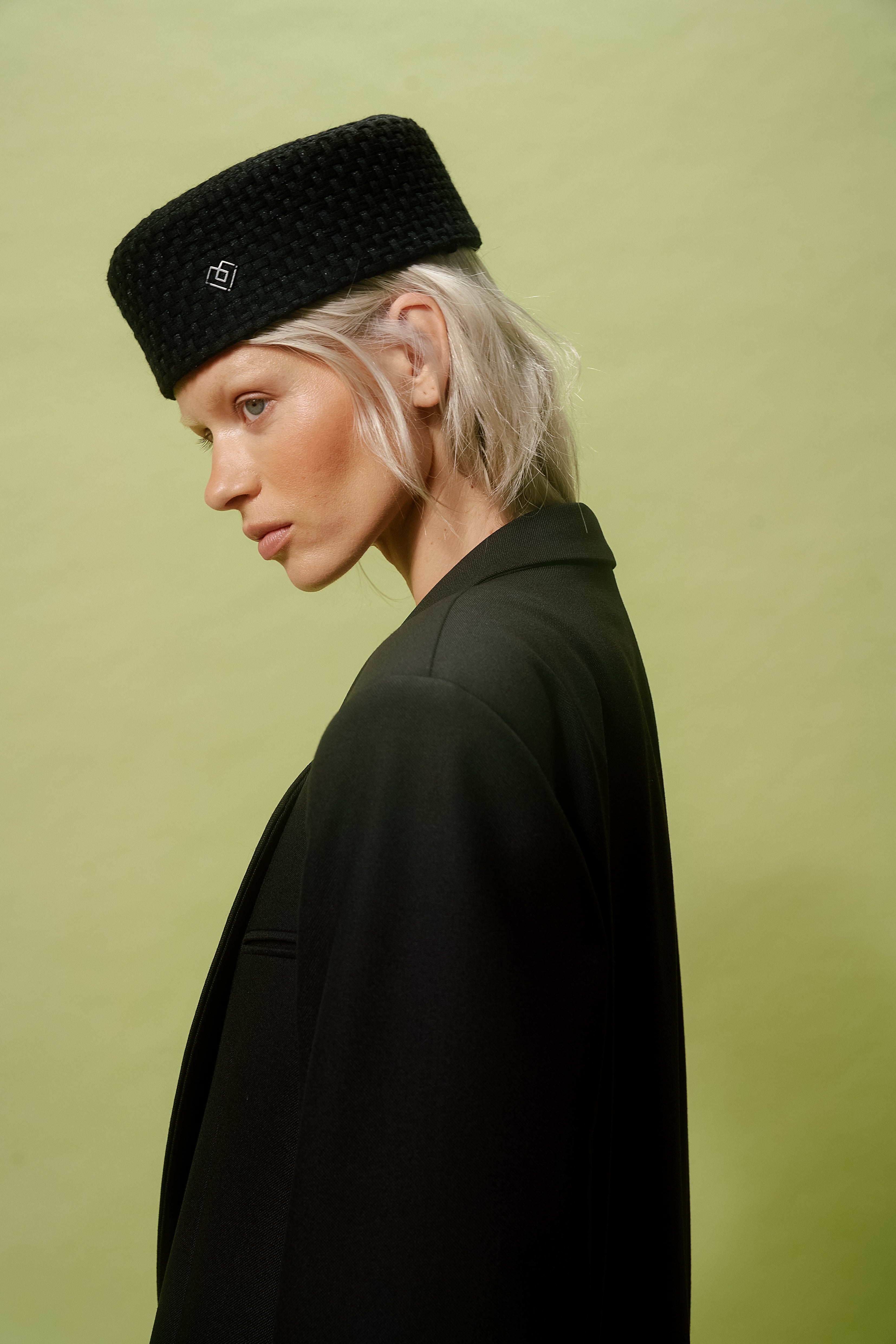 BLACK TWEED PILLBOX HAT