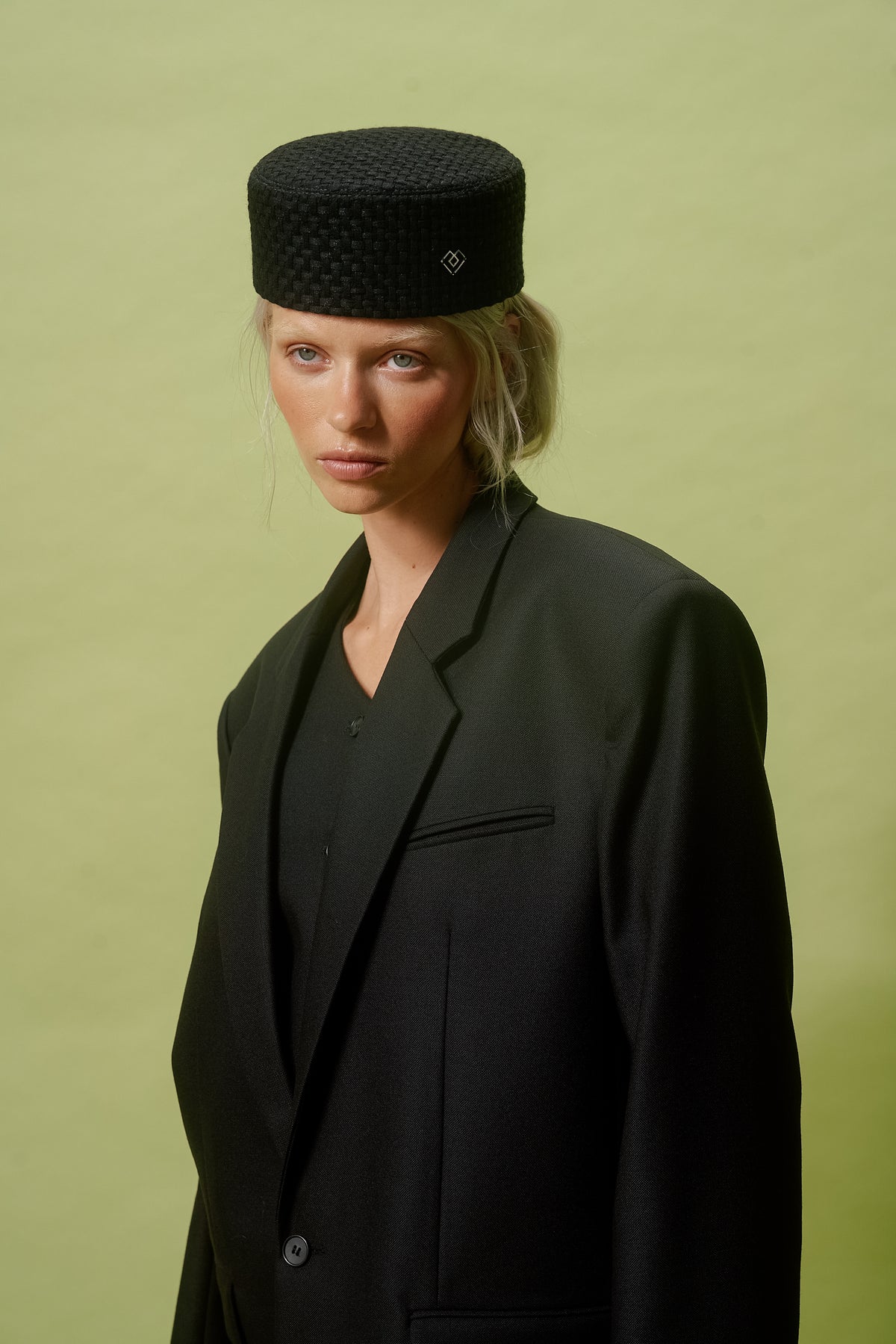 BLACK TWEED PILLBOX HAT