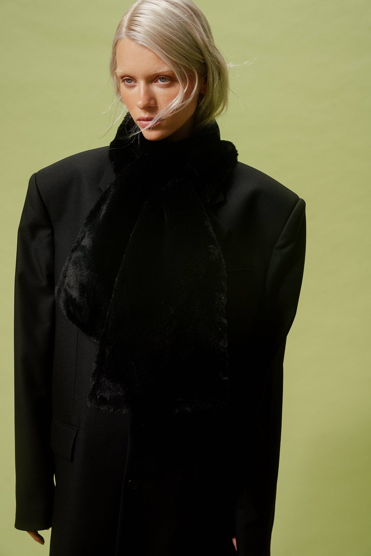 BLACK FAUX FUR SCARF
