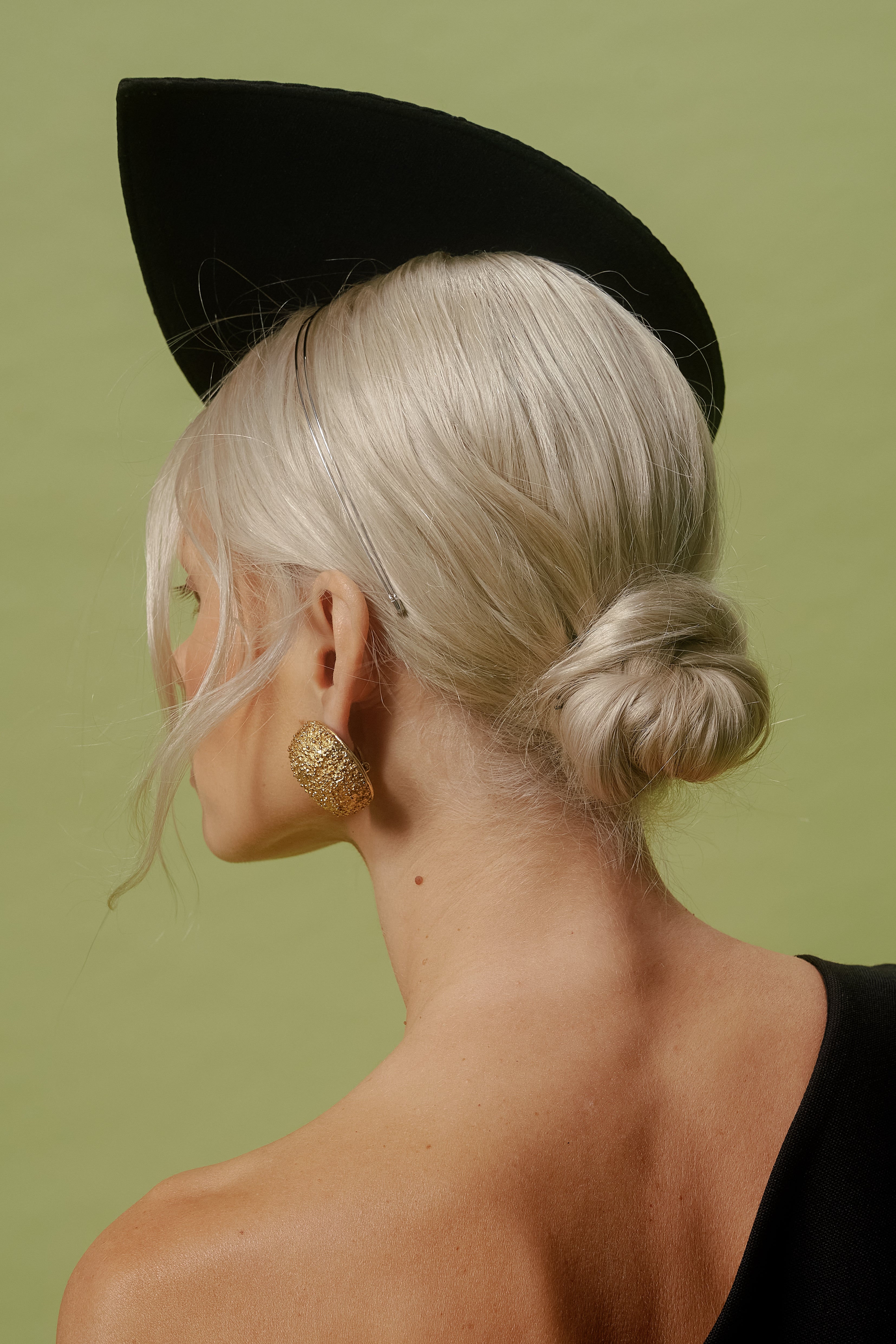 BLACK TEARDROP HEADBAND