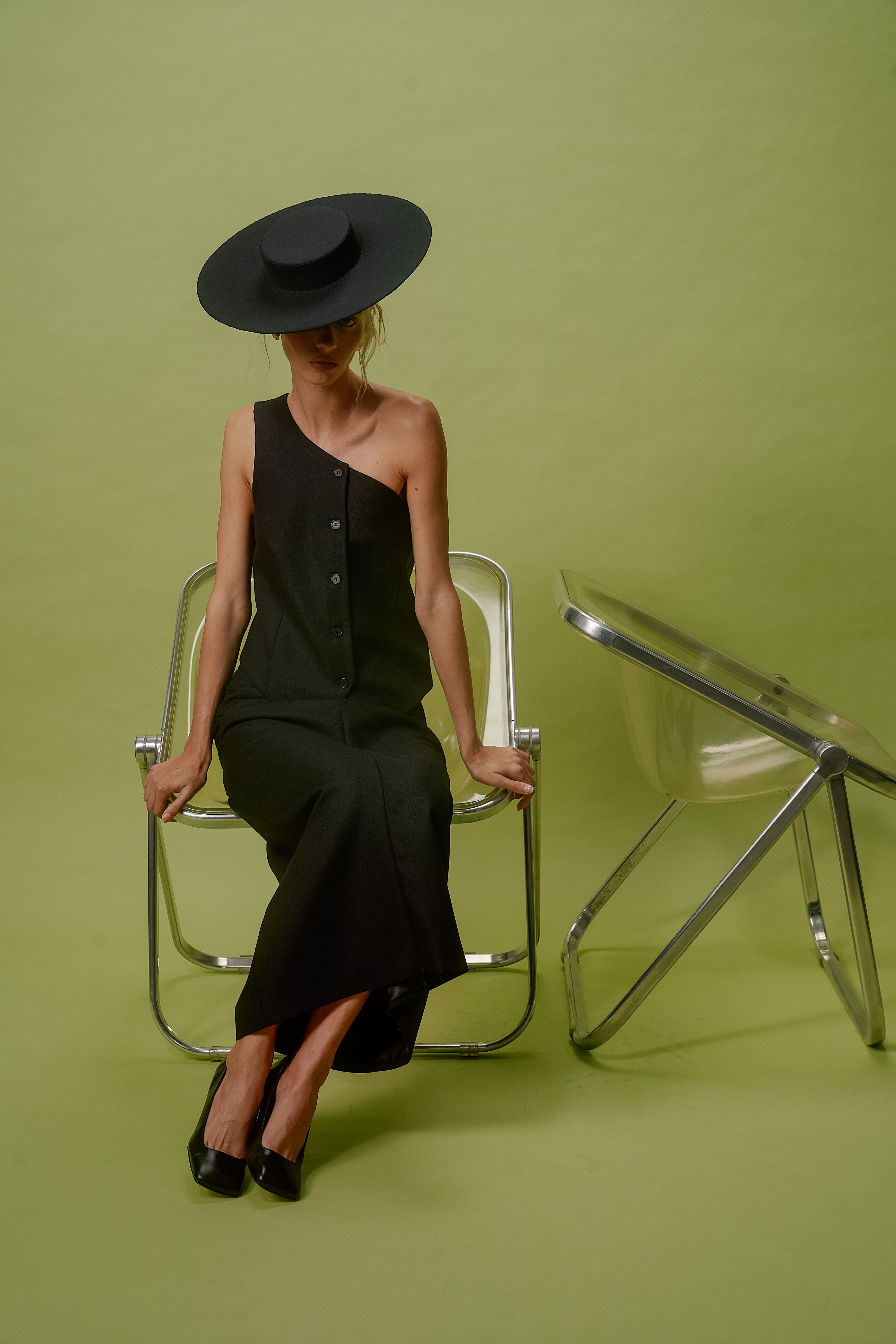 BLACK WIDE - BRIM COUTURE HAT
