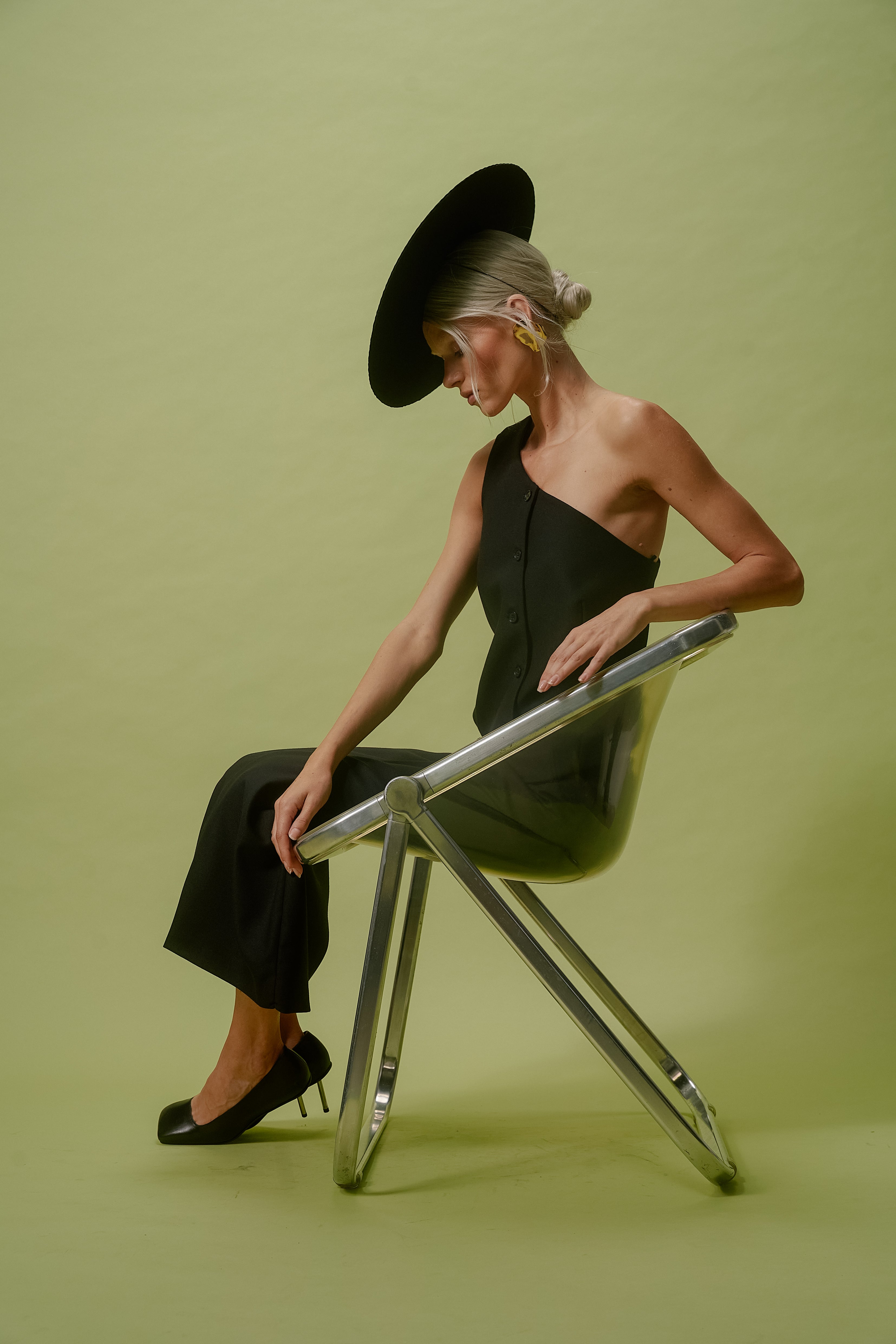BLACK WIDE - BRIM COUTURE HAT