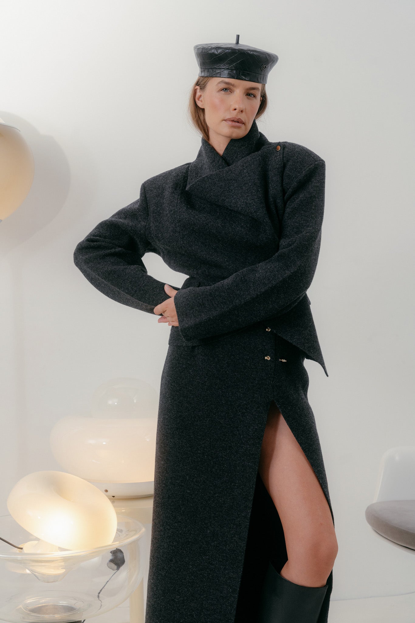 Black snake - texture leather beret